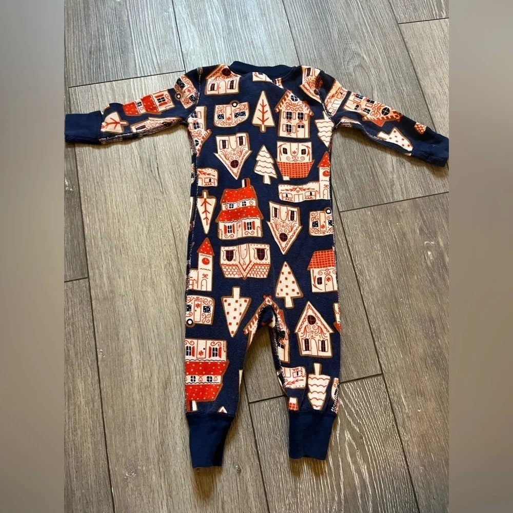 Hanna Andersson Baby Zip Sleeper 100% Organic Cotton Gingerbread Village 6-12 Mo